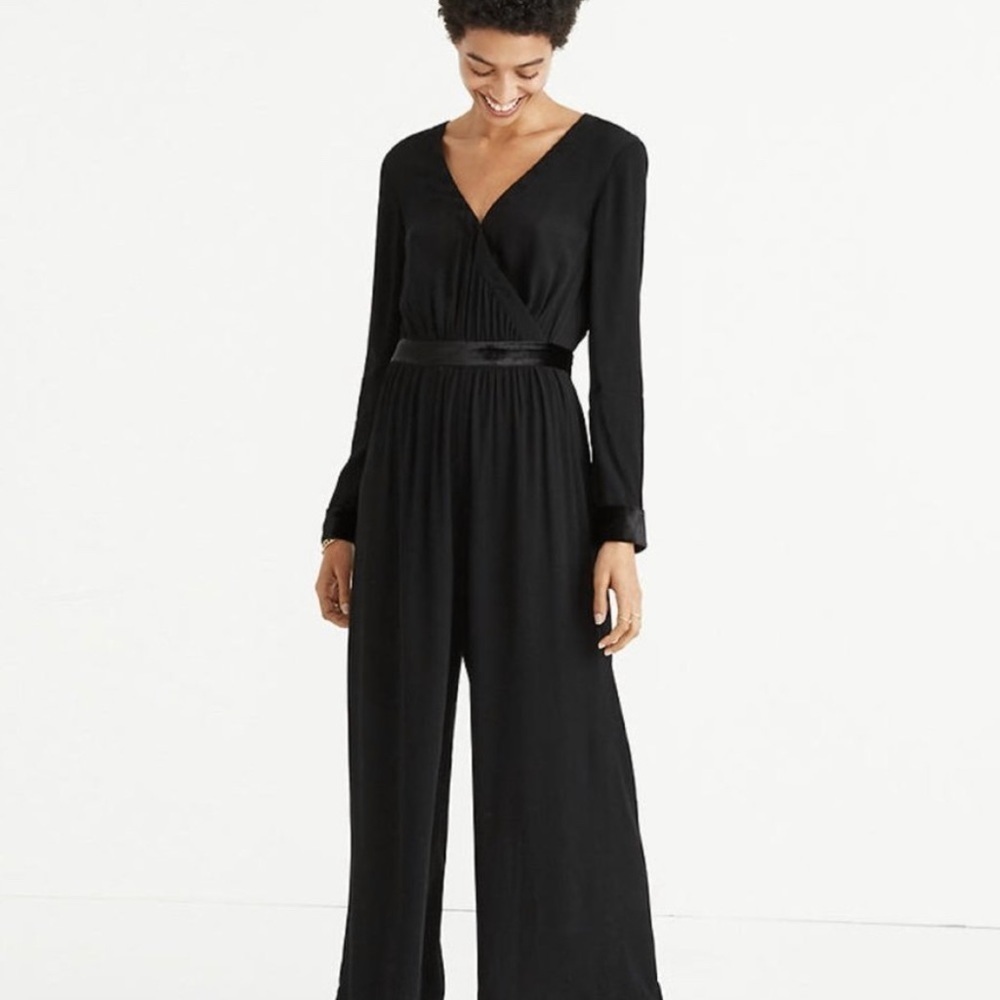- Madewell Velted Trim Jumpsuit Size 4.